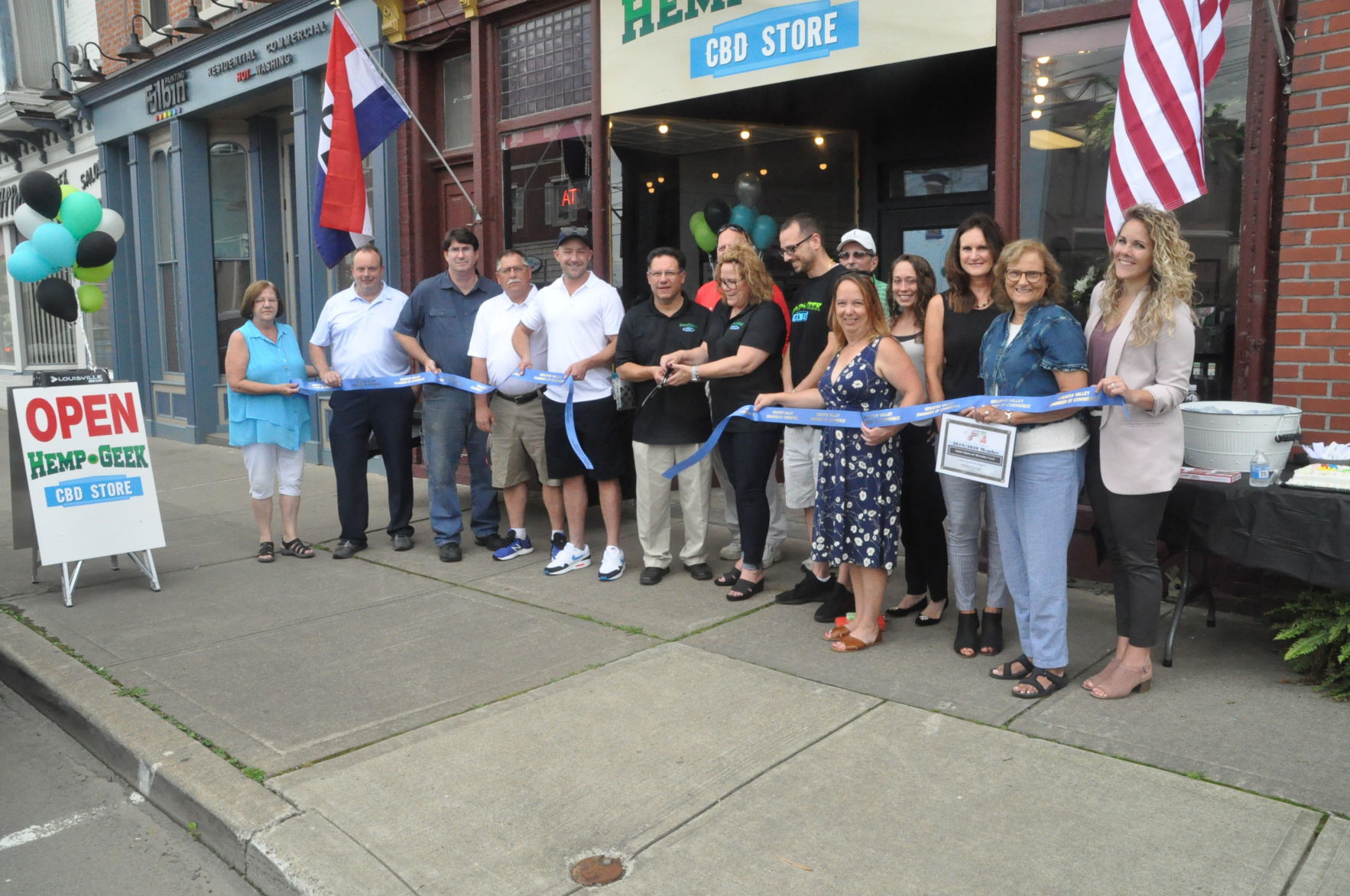 Ribbon cut at Hemp Geek of Waverly